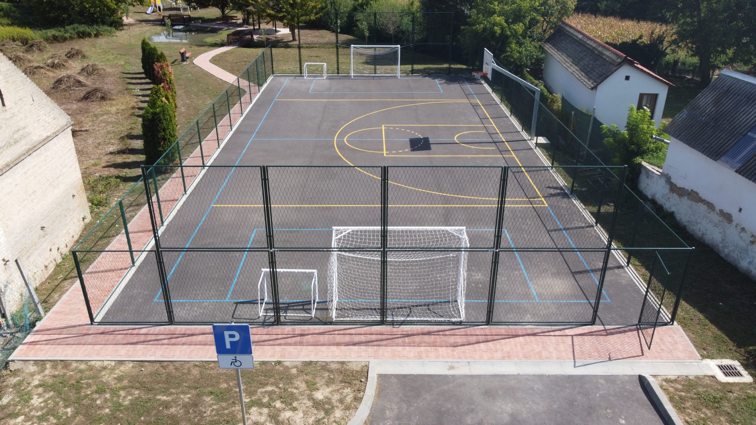 sportsko-i-djecje-igraliste-zmajevac-003