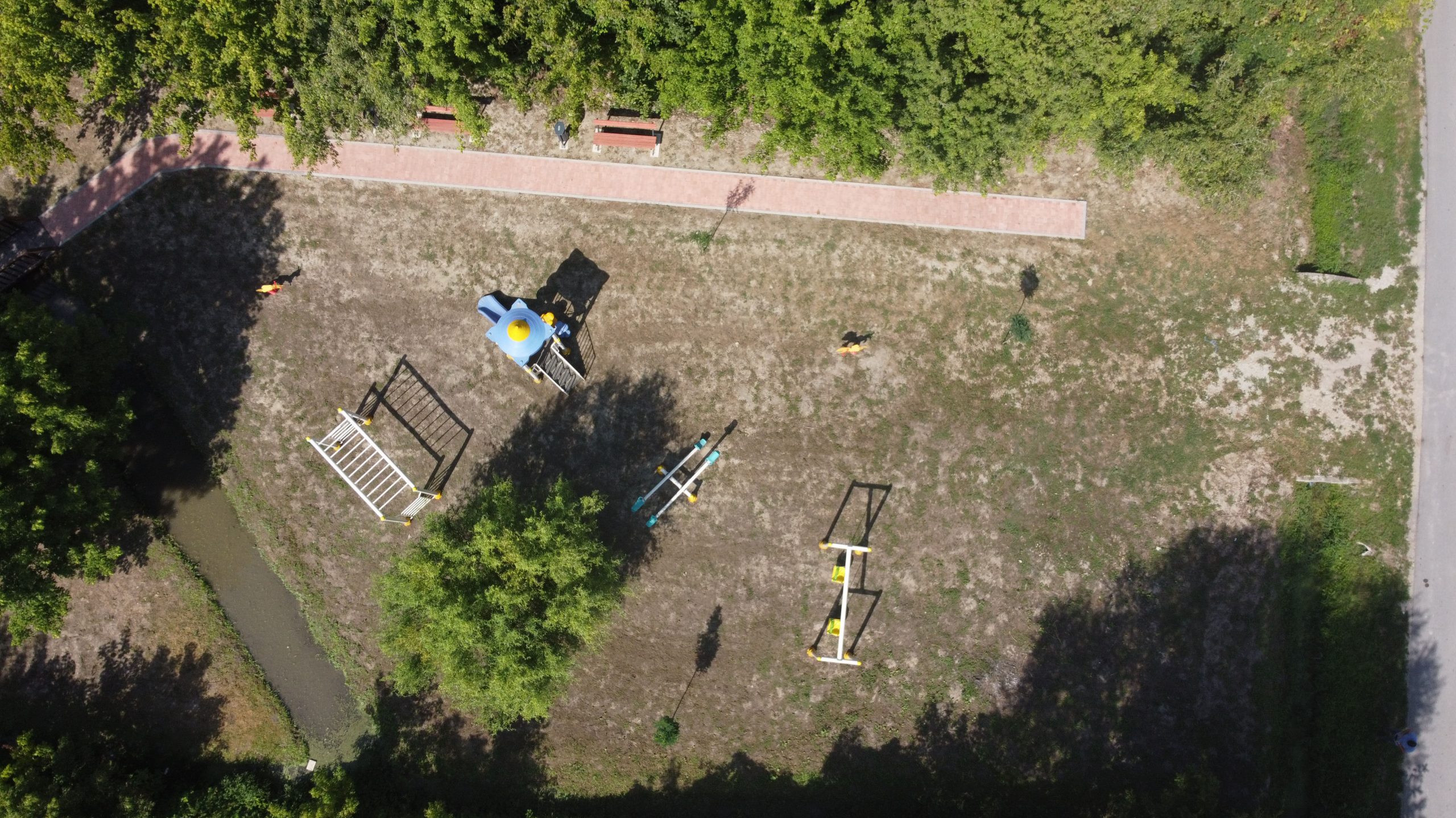 sportsko-i-djecje-igraliste-zmajevac-008